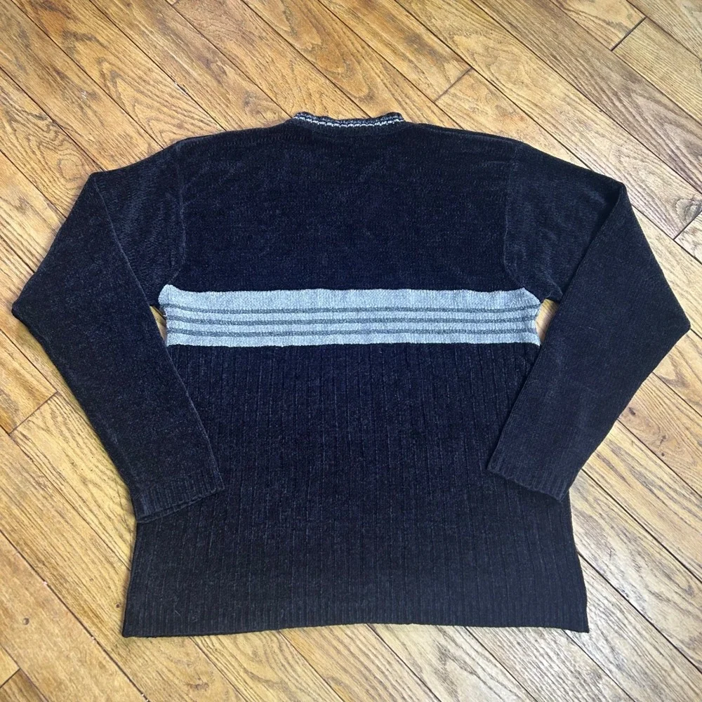 Massini Collection Mens Medium Chenille V-Neck Sweater Black Grey Striped Ribbed